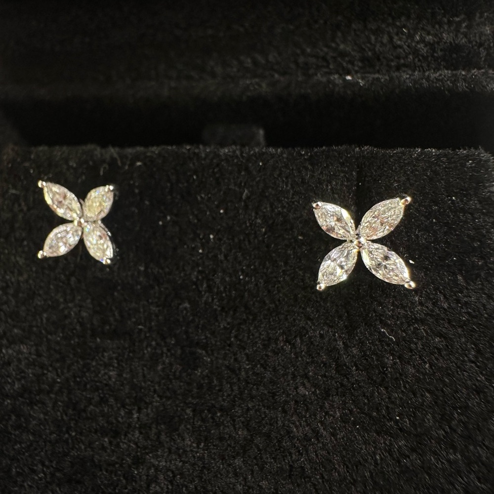 1 carat marquise diamond flower stud earrings white gold - Picture 7 of 7